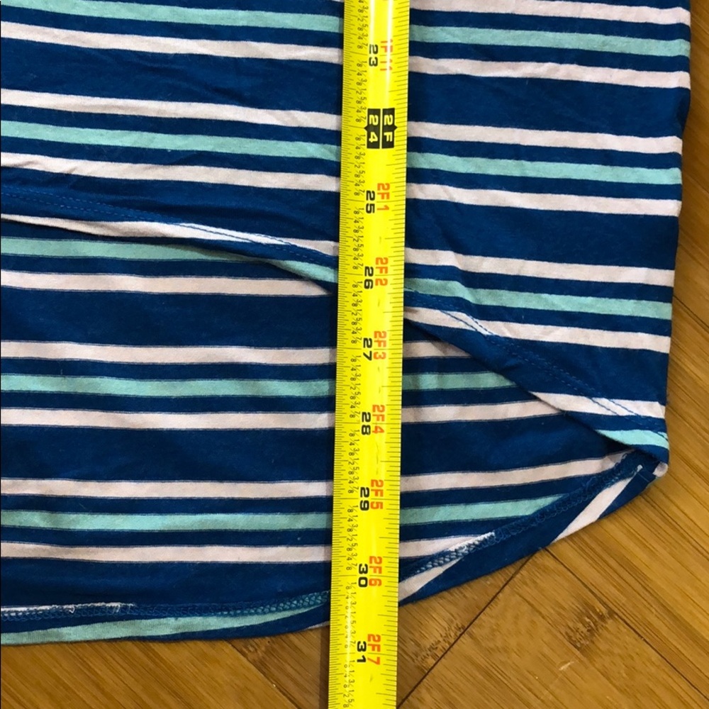 LuLaRoe striped Irma Top blue XS - Picture 5 of 6